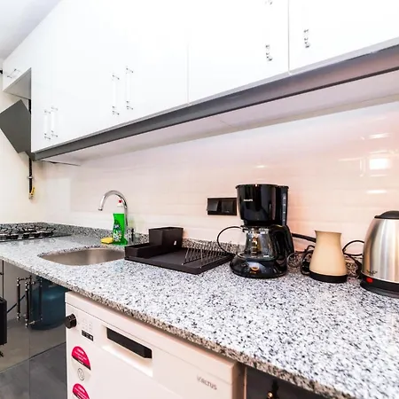 Apartment Charming Flat 2 Min To Beach In *