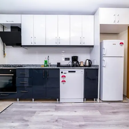 Charming Flat 2 Min To Beach In