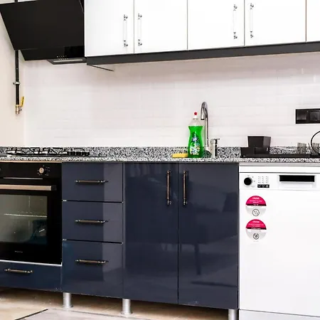 Charming Flat 2 Min To In Appartamento